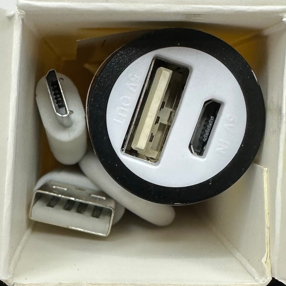 Charge your phone on the go!! AGS Mini 2600 mAh Lipstick-Sized USB Charger - Picture 11 of 11